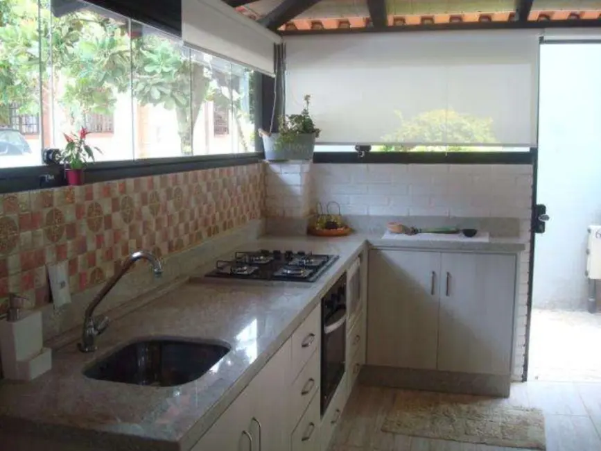 Sobrado com 1 quarto para alugar, 55m2 em Balneario Camboriu - SC - imagem 9 Foto 9 de Sobrado com 1 quarto para alugar, 55m2 em Balneario Camboriu - SC