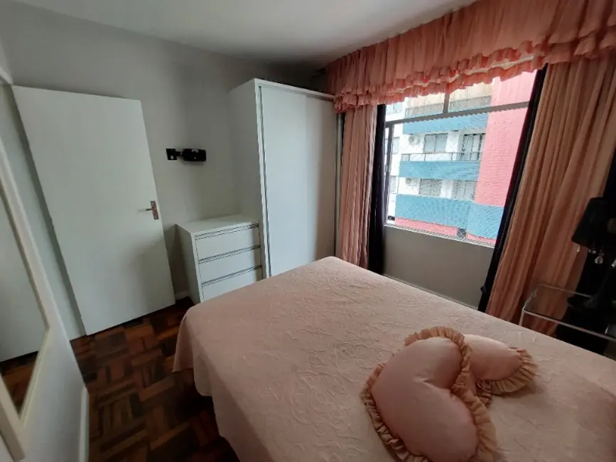 Apartamento com 2 quartos para alugar, 70m2 em Centro, Balneario Camboriu - SC - imagem 4 Foto 4 de Apartamento com 2 quartos para alugar, 70m2 em Centro, Balneario Camboriu - SC
