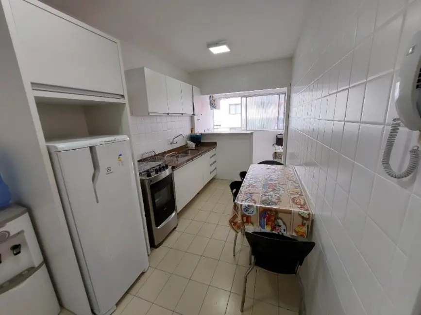 Apartamento com 2 quartos para alugar, 70m2 em Centro, Balneario Camboriu - SC - imagem 6 Foto 6 de Apartamento com 2 quartos para alugar, 70m2 em Centro, Balneario Camboriu - SC