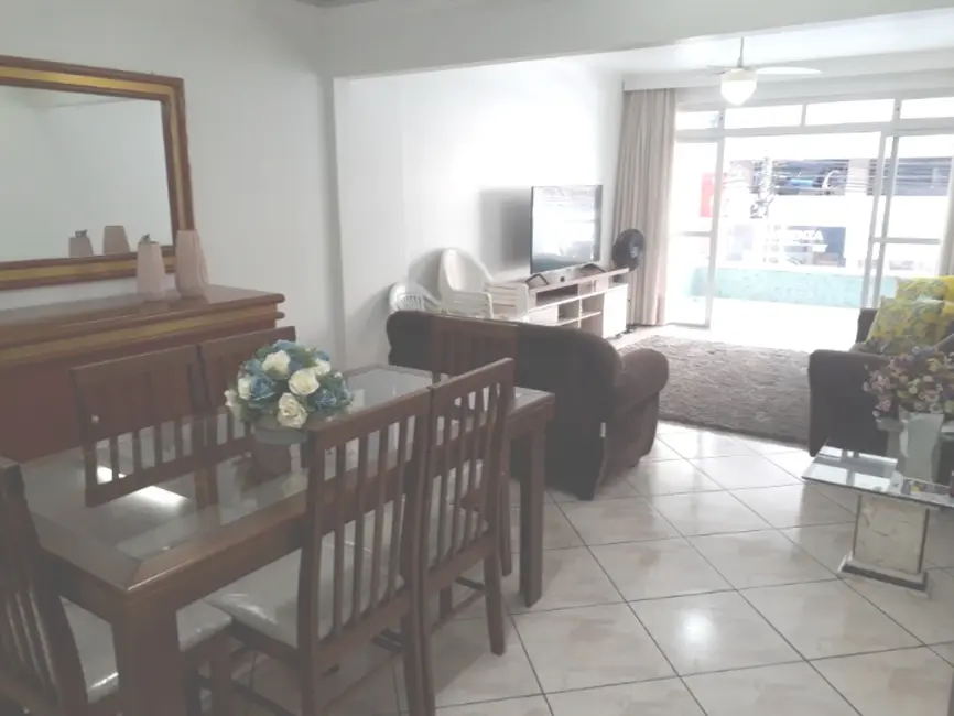 Apartamento com 3 quartos para alugar, 108m2 em Centro, Balneario Camboriu - SC - imagem 4 Foto 4 de Apartamento com 3 quartos para alugar, 108m2 em Centro, Balneario Camboriu - SC