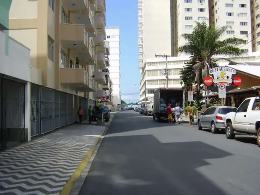 Apartamento com 2 quartos para alugar, 70m2 em Centro, Balneario Camboriu - SC - imagem 8 Foto 8 de Apartamento com 2 quartos para alugar, 70m2 em Centro, Balneario Camboriu - SC