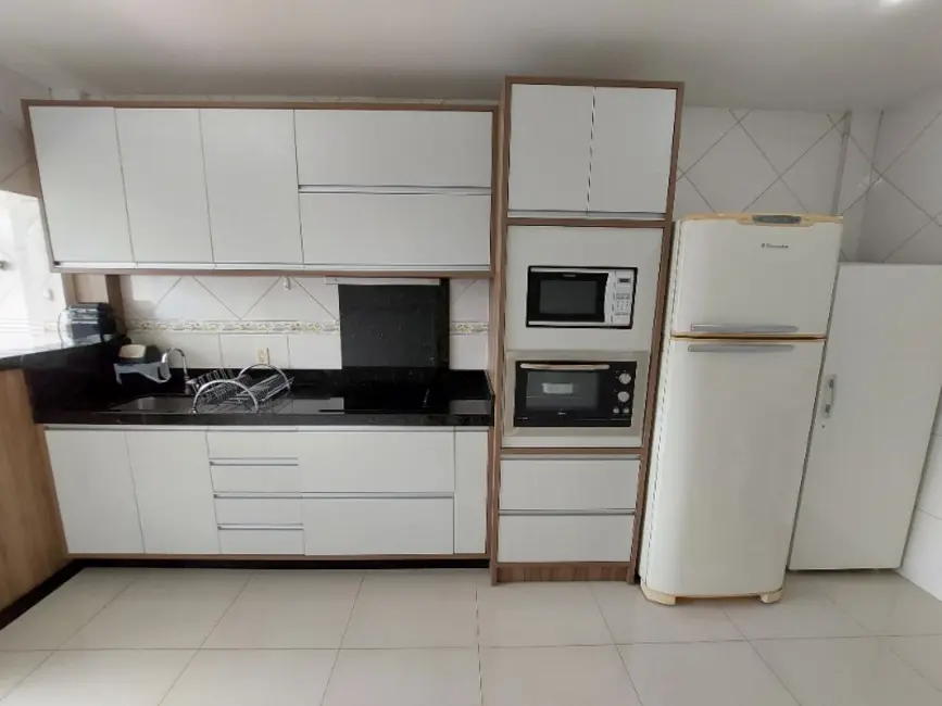 Apartamento com 2 quartos para alugar, 70m2 em Centro, Balneario Camboriu - SC - imagem 2 Foto 2 de Apartamento com 2 quartos para alugar, 70m2 em Centro, Balneario Camboriu - SC