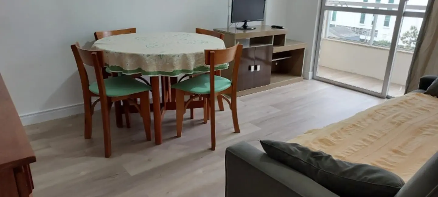 Foto 1 de Apartamento com 1 quarto para alugar, 50m2 em Centro, Balneario Camboriu - SC