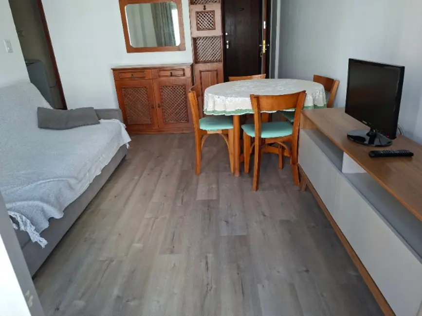 Apartamento com 1 quarto para alugar, 50m2 em Centro, Balneario Camboriu - SC - imagem 2 Foto 2 de Apartamento com 1 quarto para alugar, 50m2 em Centro, Balneario Camboriu - SC