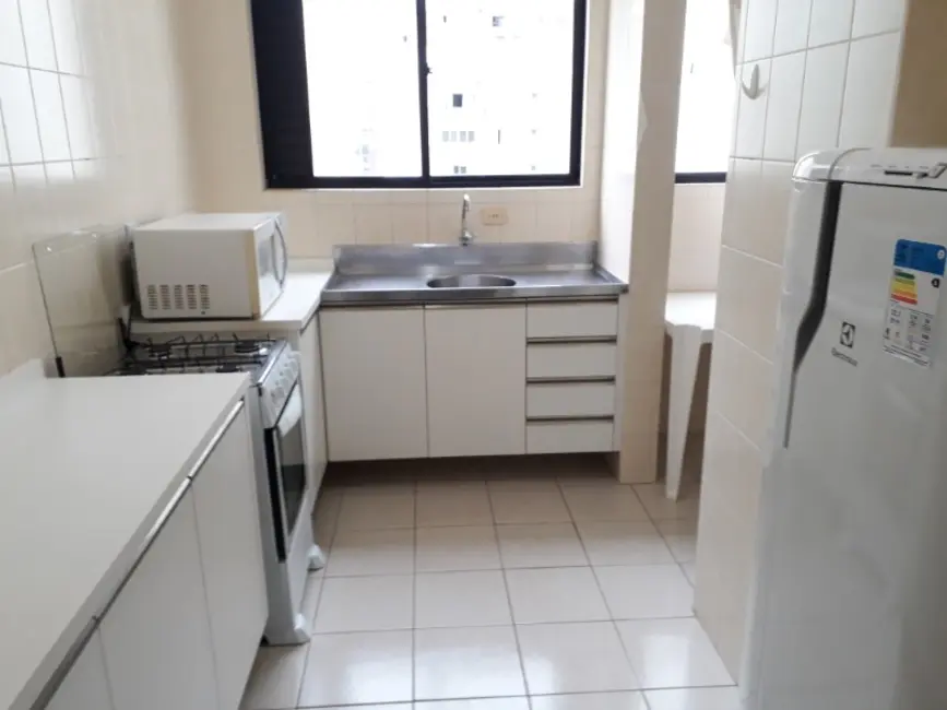 Apartamento com 2 quartos para alugar, 72m2 em Centro, Balneario Camboriu - SC - imagem 6 Foto 6 de Apartamento com 2 quartos para alugar, 72m2 em Centro, Balneario Camboriu - SC