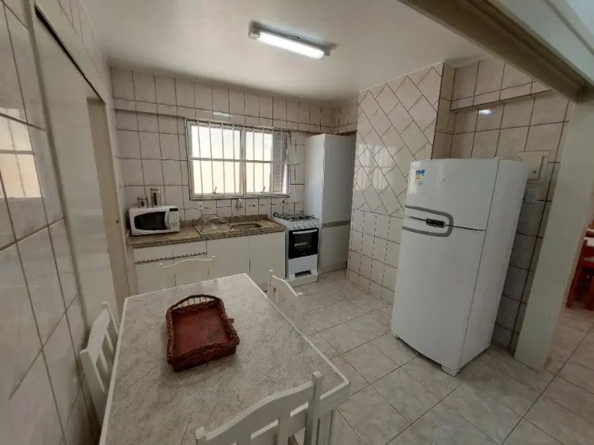 Apartamento com 2 quartos para alugar, 70m2 em Centro, Balneario Camboriu - SC - imagem 6 Foto 6 de Apartamento com 2 quartos para alugar, 70m2 em Centro, Balneario Camboriu - SC