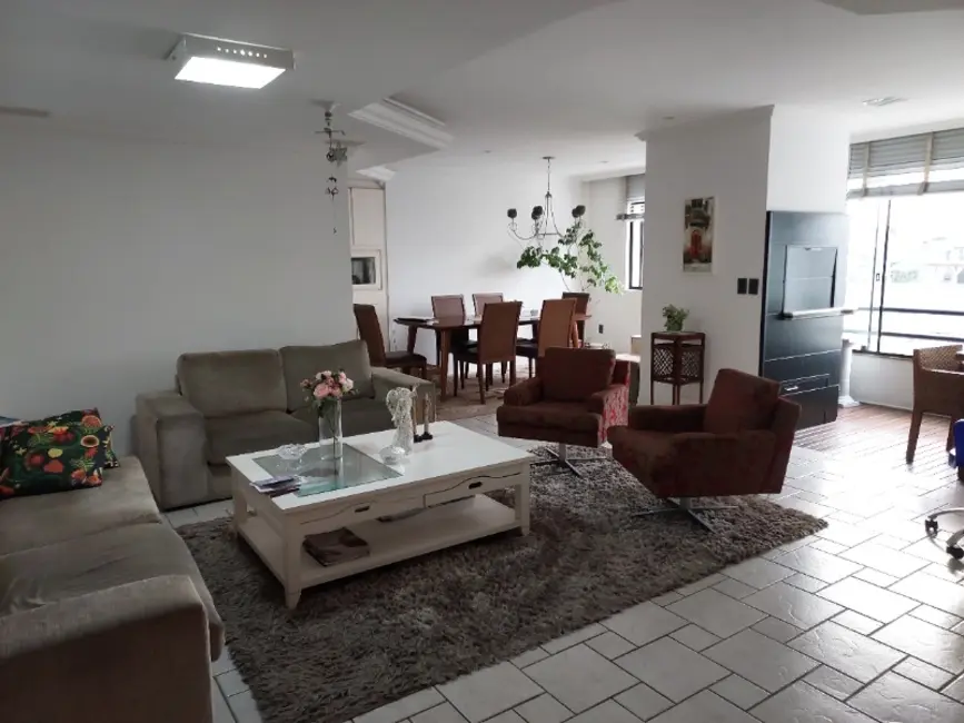 Apartamento com 3 quartos à venda, 170m2 em Centro, Balneario Camboriu - SC - imagem 2 Foto 2 de Apartamento com 3 quartos à venda, 170m2 em Centro, Balneario Camboriu - SC