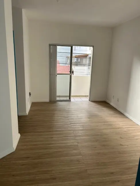 Apartamento com 2 quartos à venda, 70m2 em Centro, Balneario Camboriu - SC - imagem 2 Foto 2 de Apartamento com 2 quartos à venda, 70m2 em Centro, Balneario Camboriu - SC