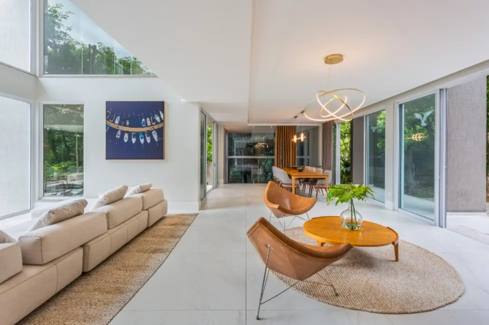 Casa de Condomínio com 4 quartos à venda, 520m2 em Praia do Estaleiro, Balneario Camboriu - SC - imagem 6 Foto 6 de Casa de Condomínio com 4 quartos à venda, 520m2 em Praia do Estaleiro, Balneario Camboriu - SC