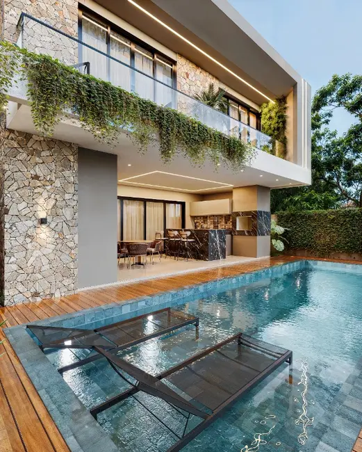 Sobrado com 4 quartos à venda, 330m2 em Centro, Balneario Camboriu - SC - imagem 4 Foto 4 de Sobrado com 4 quartos à venda, 330m2 em Centro, Balneario Camboriu - SC