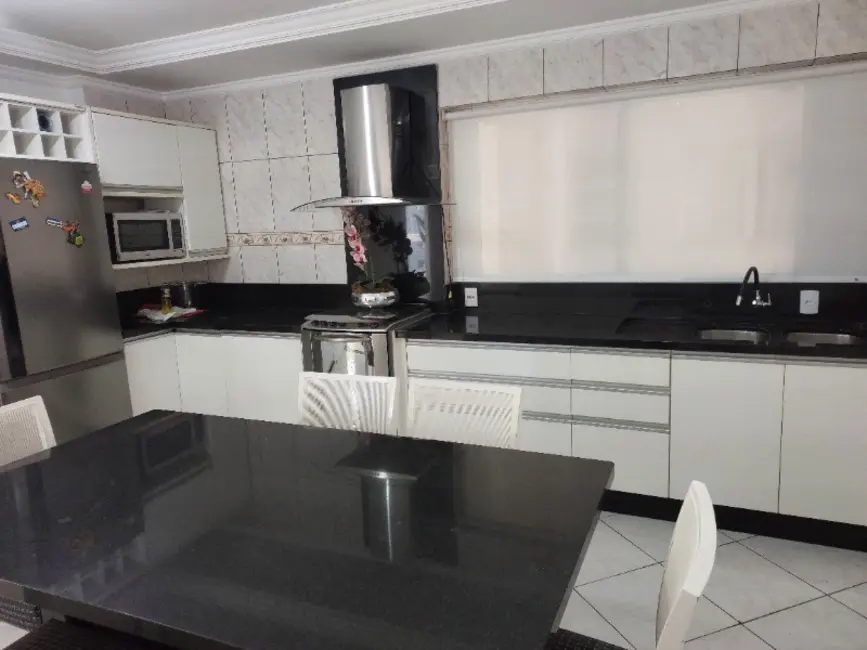 Apartamento com 3 quartos à venda, 130m2 em Centro, Balneario Camboriu - SC - imagem 8 Foto 8 de Apartamento com 3 quartos à venda, 130m2 em Centro, Balneario Camboriu - SC