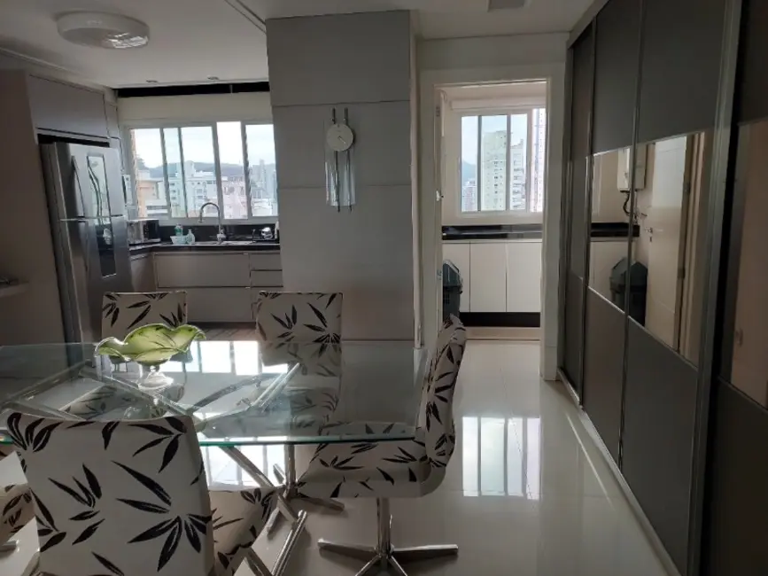 Apartamento com 3 quartos à venda, 136m2 em Centro, Balneario Camboriu - SC - imagem 8 Foto 8 de Apartamento com 3 quartos à venda, 136m2 em Centro, Balneario Camboriu - SC