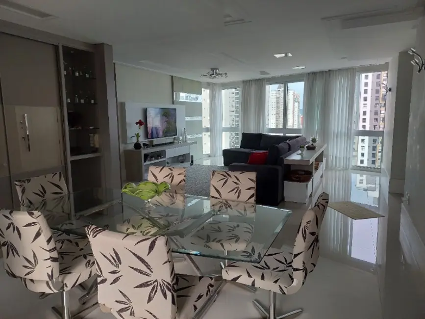 Apartamento com 3 quartos à venda, 136m2 em Centro, Balneario Camboriu - SC - imagem 5 Foto 5 de Apartamento com 3 quartos à venda, 136m2 em Centro, Balneario Camboriu - SC