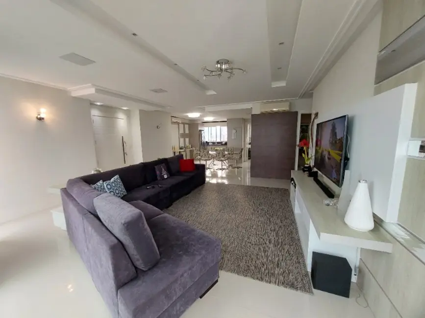 Apartamento com 3 quartos à venda, 136m2 em Centro, Balneario Camboriu - SC - imagem 1 Foto 1 de Apartamento com 3 quartos à venda, 136m2 em Centro, Balneario Camboriu - SC