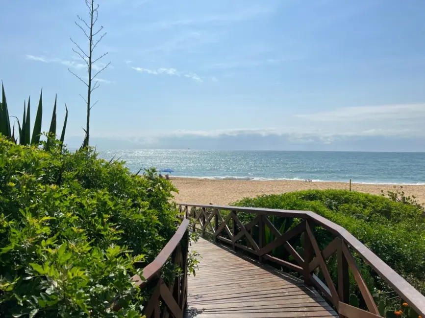 Foto 1 de Sobrado com 2 quartos à venda, 77m2 em Praia do Estaleiro, Balneario Camboriu - SC