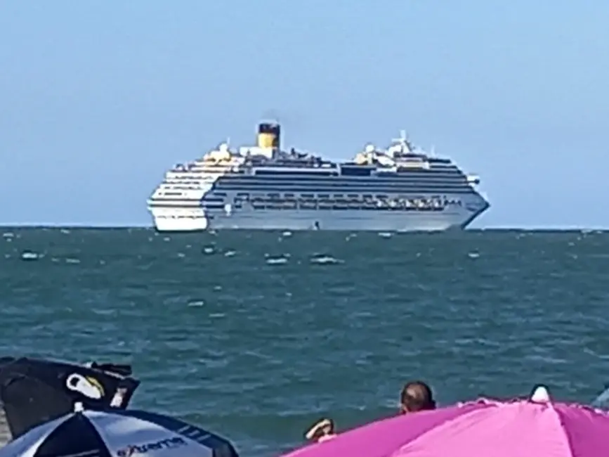 Sobrado com 3 quartos à venda, 120m2 em Cabeçudas, Itajai - SC - imagem 3 Foto 3 de Sobrado com 3 quartos à venda, 120m2 em Cabeçudas, Itajai - SC