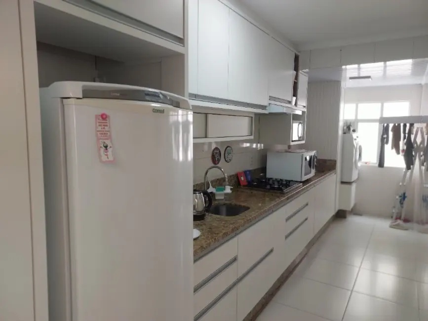 Apartamento com 2 quartos para alugar, 70m2 em Centro, Balneario Camboriu - SC - imagem 9 Foto 9 de Apartamento com 2 quartos para alugar, 70m2 em Centro, Balneario Camboriu - SC