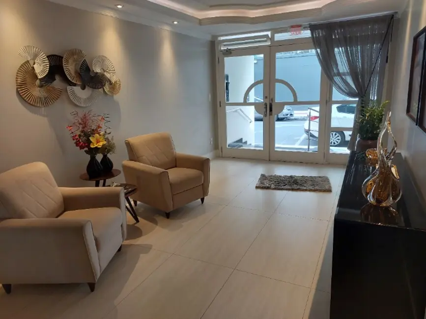 Apartamento com 2 quartos para alugar, 70m2 em Centro, Balneario Camboriu - SC - imagem 5 Foto 5 de Apartamento com 2 quartos para alugar, 70m2 em Centro, Balneario Camboriu - SC