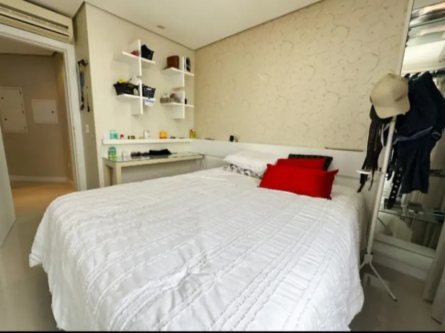 Foto 6 de Apartamento com 1 quarto à venda, 97m2 em Pioneiros, Balneario Camboriu - SC