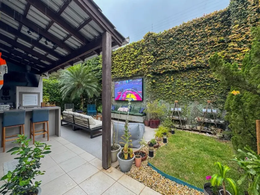 Foto 3 de Casa de Condomínio com 3 quartos à venda, 140m2 em São Judas Tadeu, Balneario Camboriu - SC