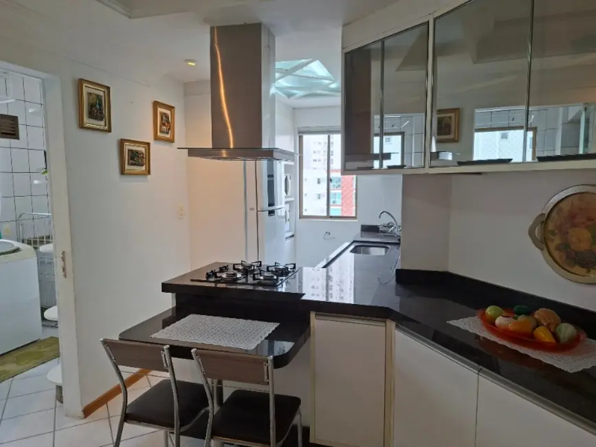 Apartamento com 3 quartos à venda, 120m2 em Centro, Balneario Camboriu - SC - imagem 9 Foto 9 de Apartamento com 3 quartos à venda, 120m2 em Centro, Balneario Camboriu - SC