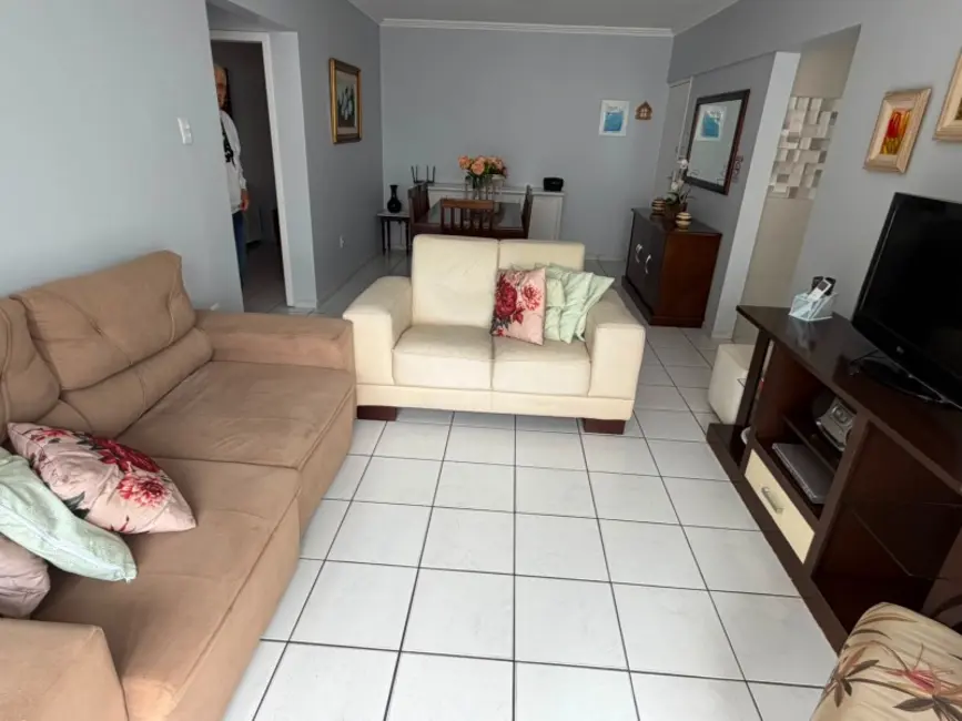 Apartamento com 2 quartos à venda, 75m2 em Centro, Balneario Camboriu - SC - imagem 4 Foto 4 de Apartamento com 2 quartos à venda, 75m2 em Centro, Balneario Camboriu - SC
