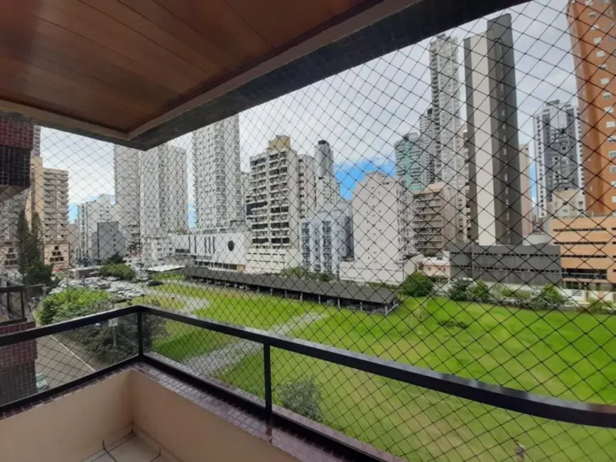 Apartamento com 2 quartos à venda, 85m2 em Centro, Balneario Camboriu - SC - imagem 4 Foto 4 de Apartamento com 2 quartos à venda, 85m2 em Centro, Balneario Camboriu - SC