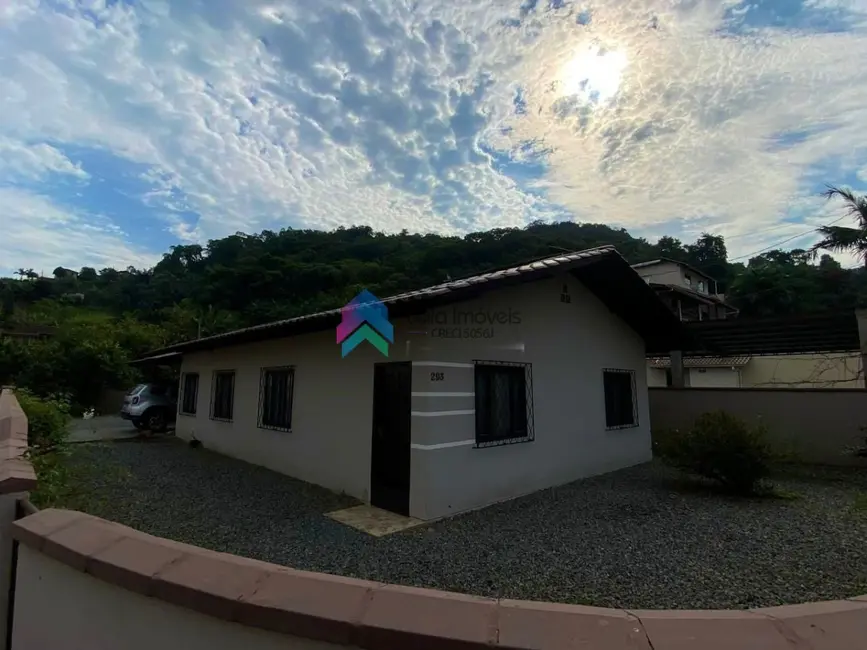 Foto 1 de Casa à venda, 450m2 em Centro, Guaramirim - SC