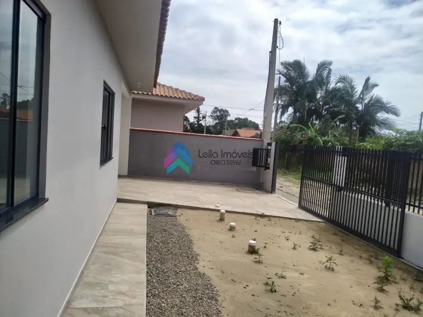 Foto 2 de Casa com 2 quartos à venda, 210m2 em Itapoa - SC