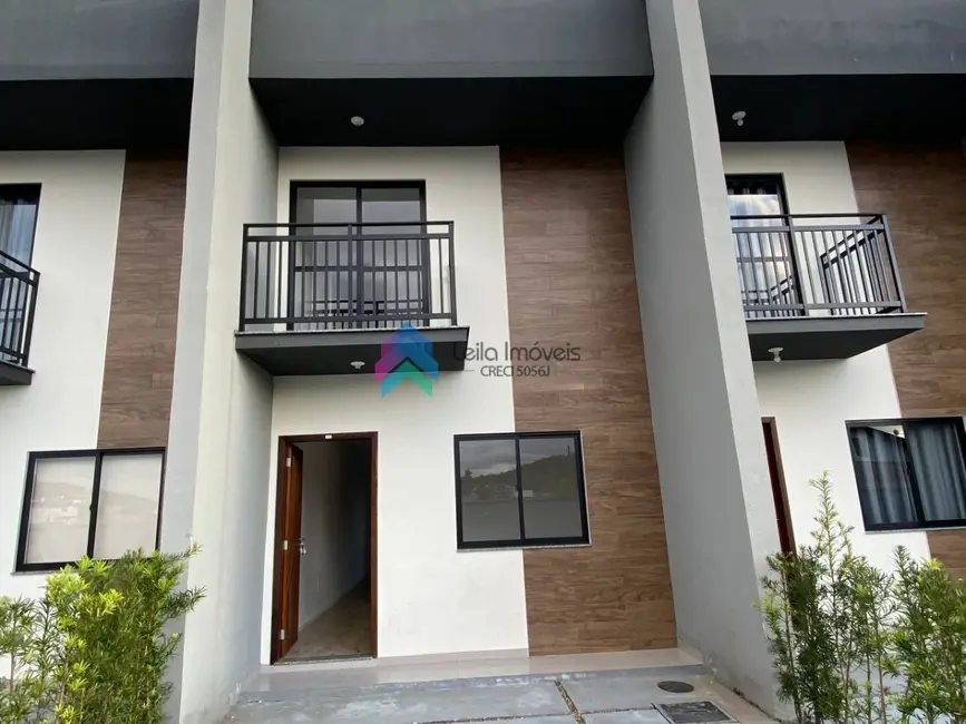 Casa com 2 quartos à venda, 79m2 em Guaramirim - SC - imagem 1 Foto 1 de Casa com 2 quartos à venda, 79m2 em Guaramirim - SC