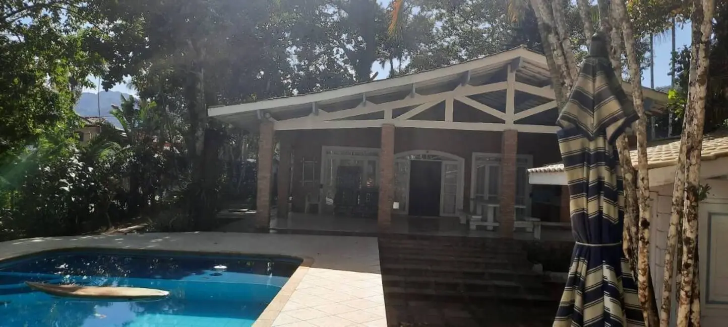 Foto 5 de Casa com 4 quartos para alugar, 200m2 em Tabatinga, Caraguatatuba - SP