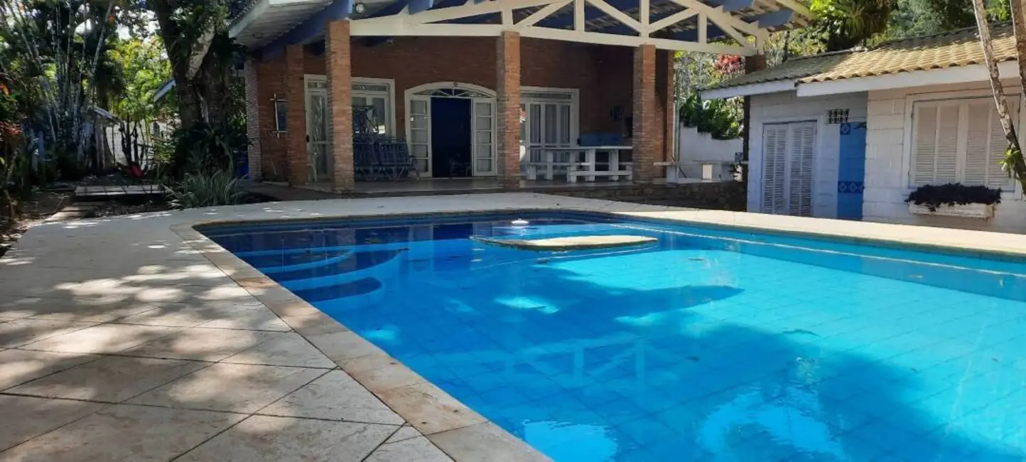 Foto 6 de Casa com 4 quartos para alugar, 200m2 em Tabatinga, Caraguatatuba - SP