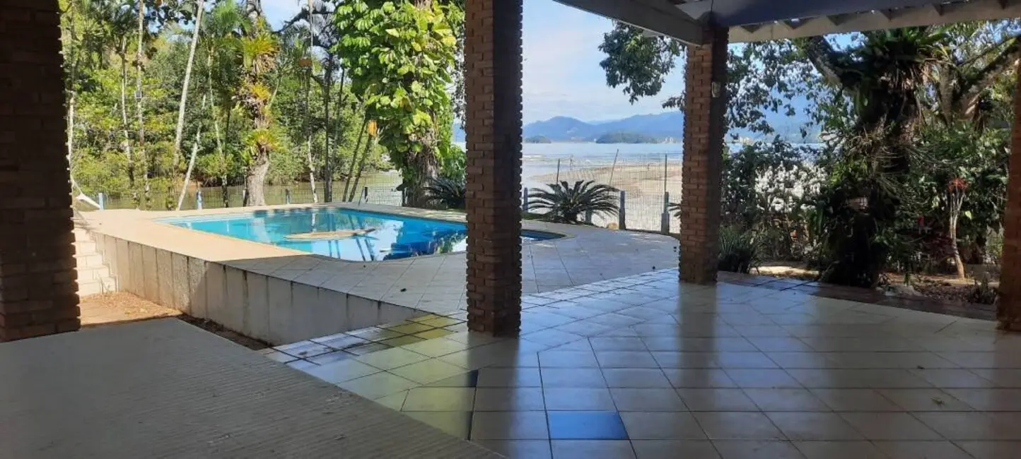 Foto 8 de Casa com 4 quartos para alugar, 200m2 em Tabatinga, Caraguatatuba - SP
