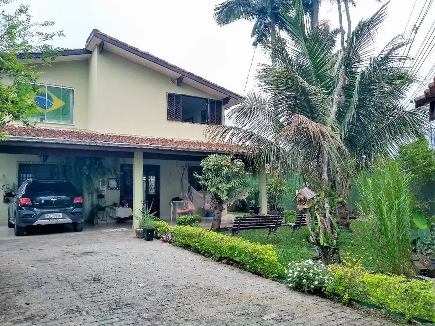 Foto 2 de Sobrado com 5 quartos à venda, 180m2 em Massaguaçu, Caraguatatuba - SP