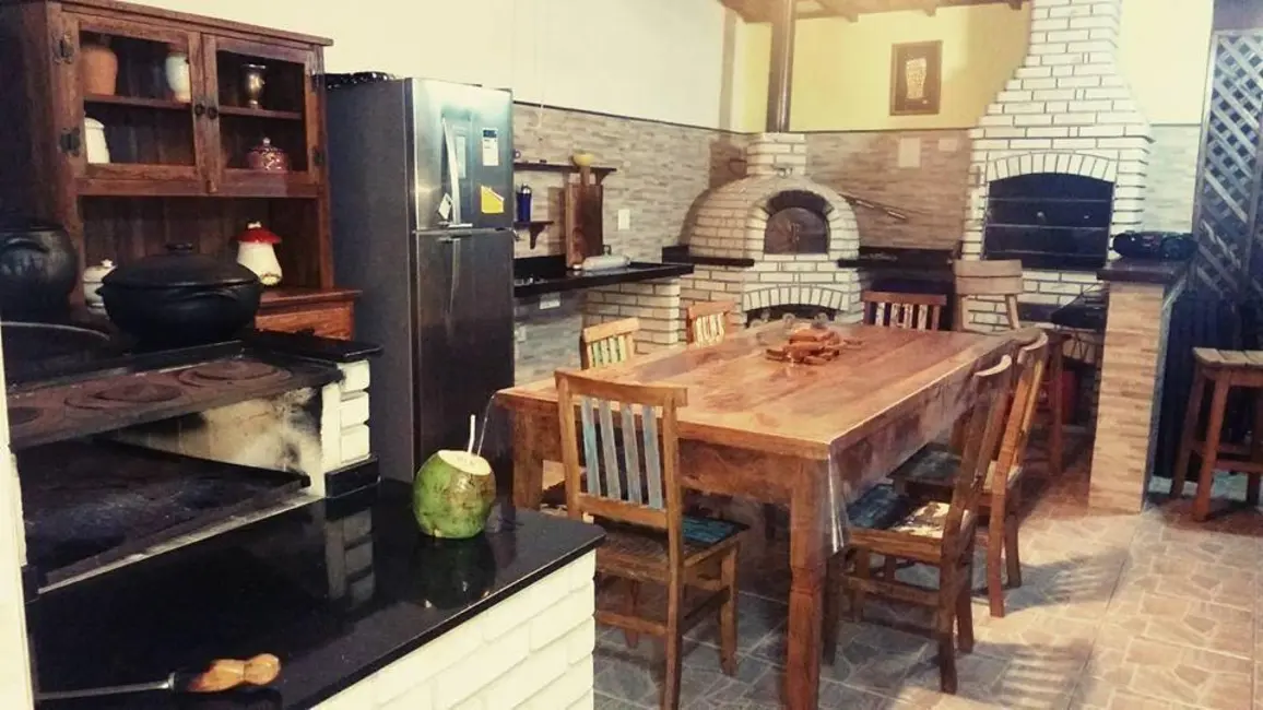 Foto 4 de Casa com 6 quartos à venda, 700m2 em Massaguaçu, Caraguatatuba - SP