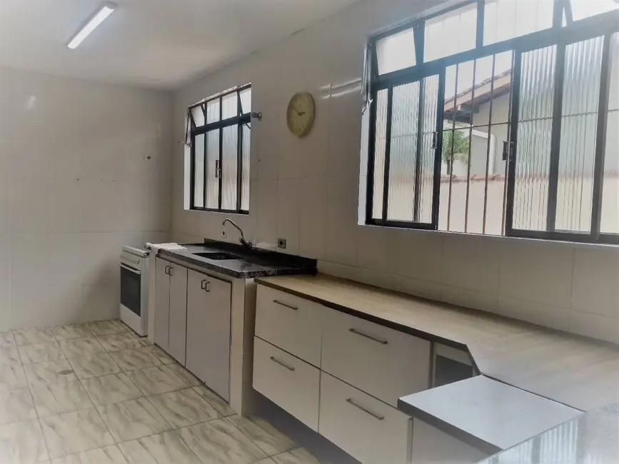 Foto 7 de Sobrado com 4 quartos à venda, 294m2 em Delfim Verde, Caraguatatuba - SP