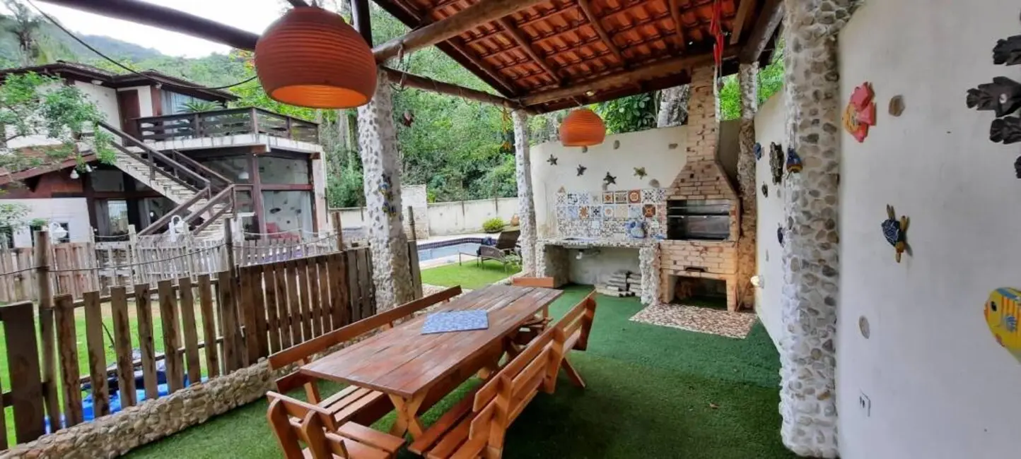 Foto 6 de Casa com 4 quartos à venda e para alugar, 245m2 em Tabatinga, Caraguatatuba - SP