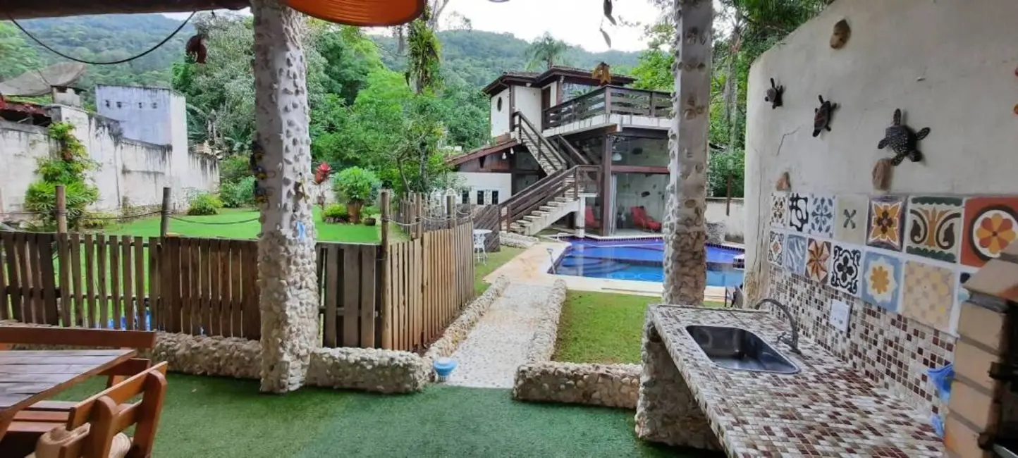 Foto 4 de Casa com 4 quartos à venda e para alugar, 245m2 em Tabatinga, Caraguatatuba - SP