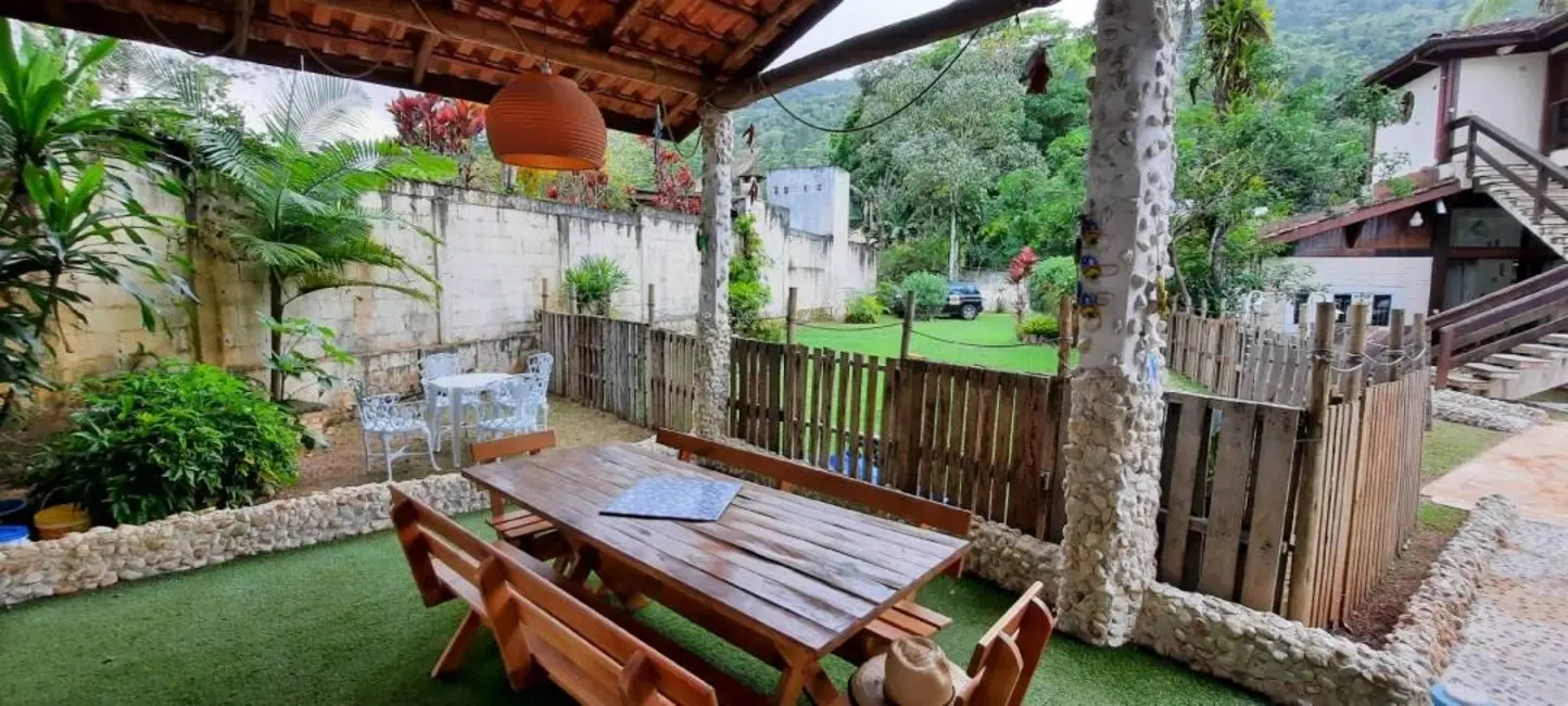 Foto 5 de Casa com 4 quartos à venda e para alugar, 245m2 em Tabatinga, Caraguatatuba - SP