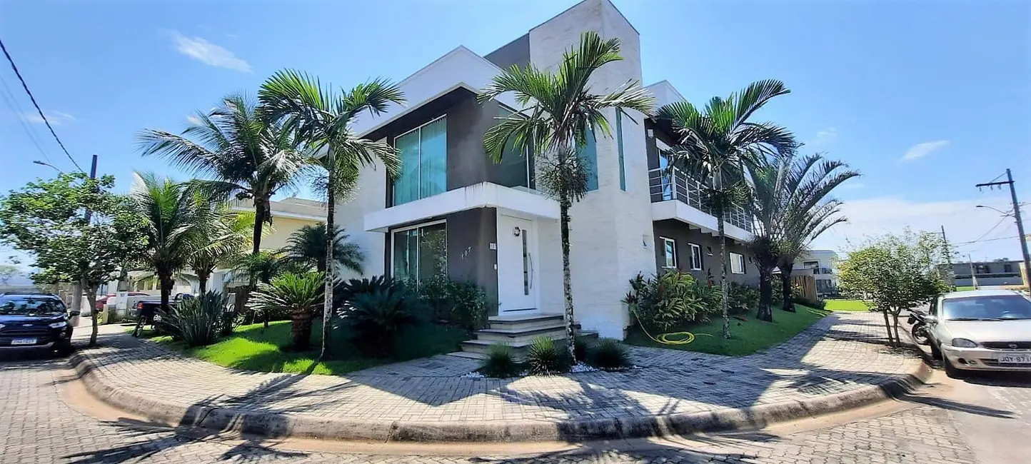 Foto 1 de Sobrado com 4 quartos à venda, 860m2 em Massaguaçu, Caraguatatuba - SP