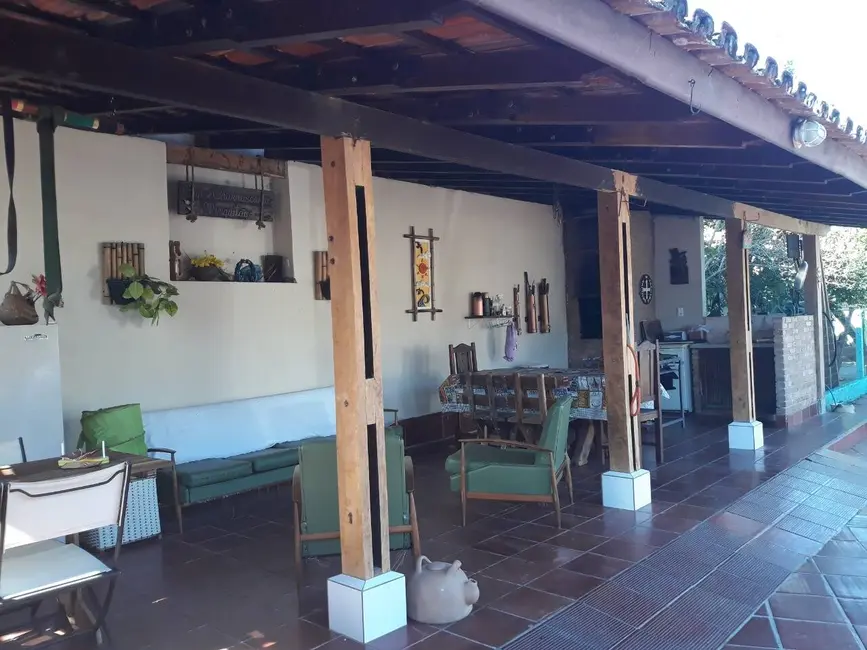 Foto 1 de Casa com 4 quartos à venda, 640m2 em Balneário Califórnia, Caraguatatuba - SP