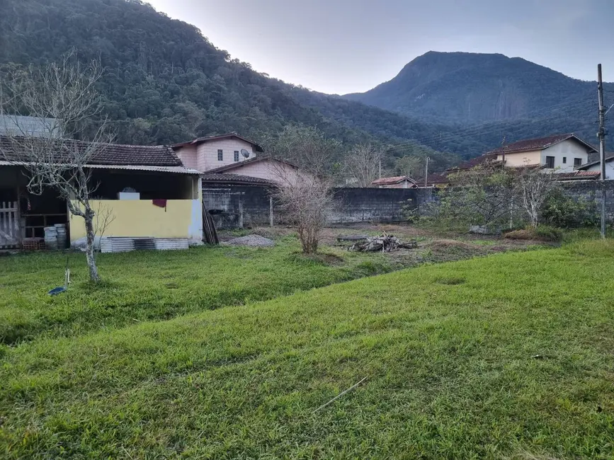 Foto 2 de Terreno / Lote à venda, 618m2 em Verde Mar, Caraguatatuba - SP