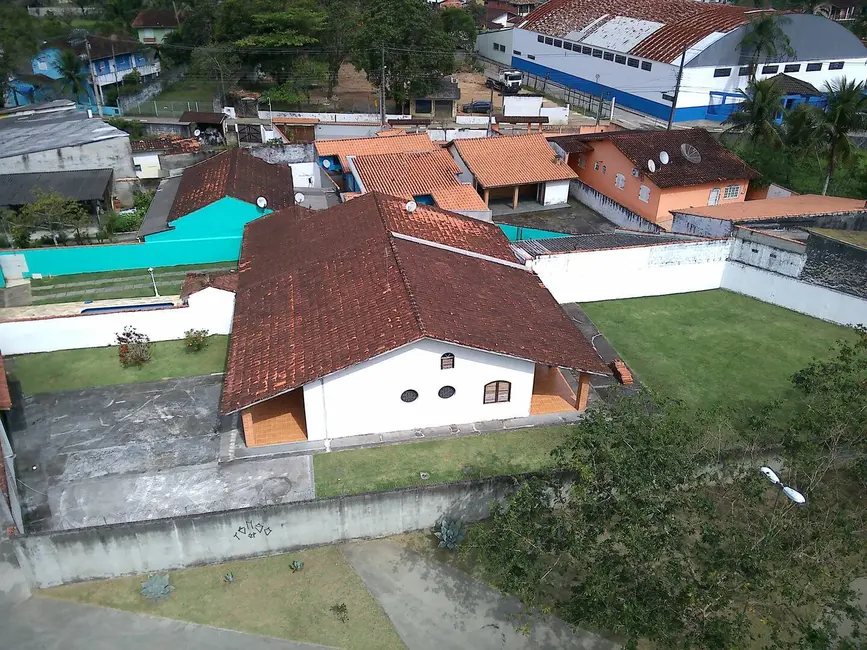 Foto 4 de Casa com 3 quartos à venda, 725m2 em Massaguaçu, Caraguatatuba - SP