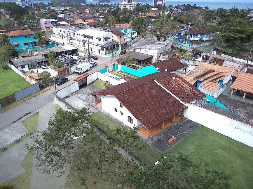 Foto 2 de Casa com 3 quartos à venda, 725m2 em Massaguaçu, Caraguatatuba - SP