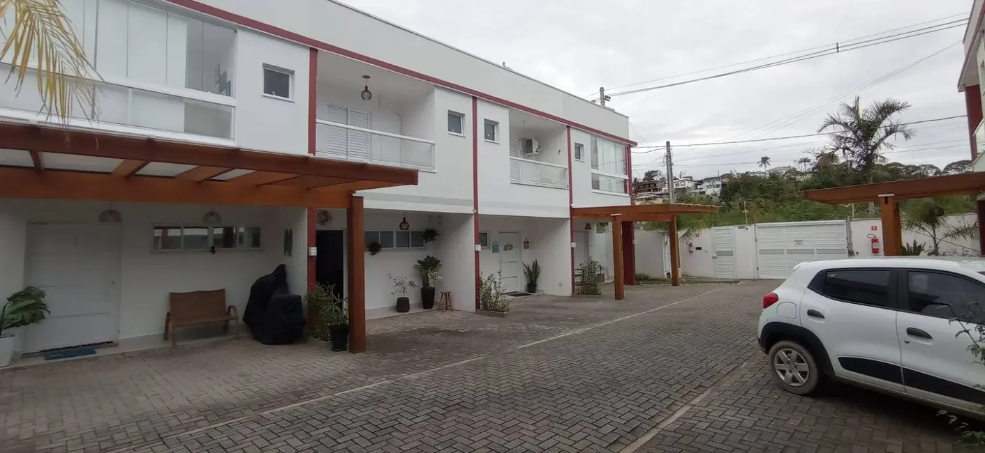 Casa com 2 quartos à venda, 103m2 em Massaguaçu, Caraguatatuba - SP - imagem 3 Foto 3 de Casa com 2 quartos à venda, 103m2 em Massaguaçu, Caraguatatuba - SP