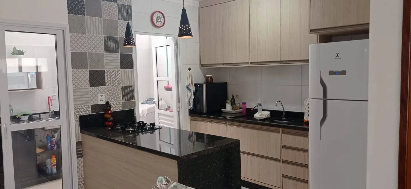 Casa com 2 quartos à venda, 103m2 em Massaguaçu, Caraguatatuba - SP - imagem 4 Foto 4 de Casa com 2 quartos à venda, 103m2 em Massaguaçu, Caraguatatuba - SP