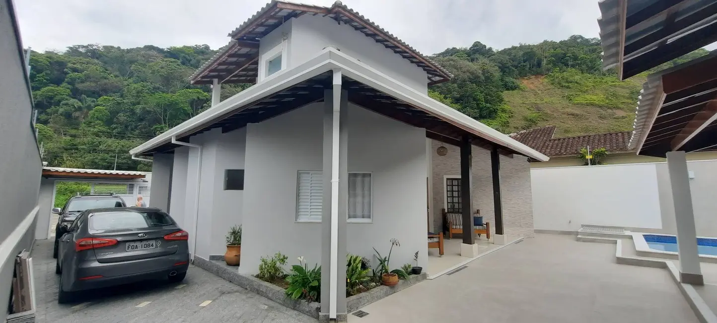 Foto 8 de Casa com 3 quartos à venda, 200m2 em Caraguatatuba - SP