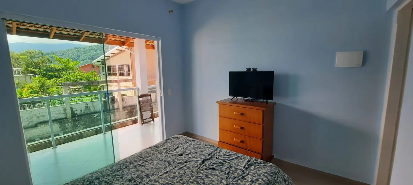 Foto 8 de Casa com 5 quartos à venda e para alugar, 200m2 em Tabatinga, Caraguatatuba - SP