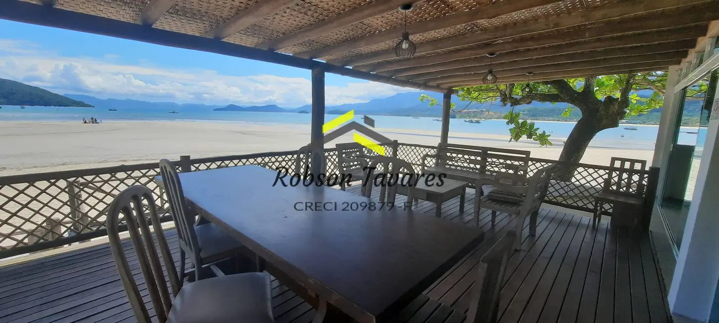 Foto 1 de Casa com 5 quartos à venda e para alugar, 200m2 em Tabatinga, Caraguatatuba - SP