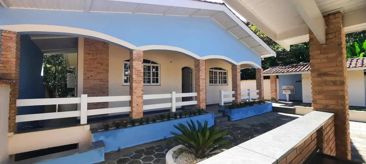 Foto 3 de Casa com 4 quartos à venda, 230m2 em Ubatuba - SP